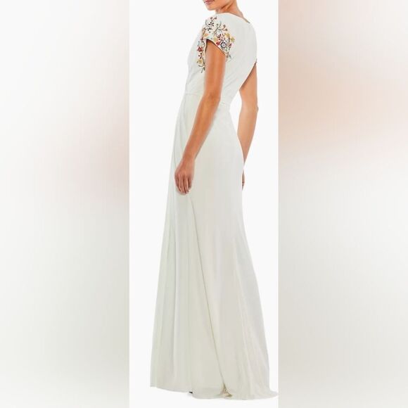 Mac Duggal 55709 Embellished Sleeve Jersey Wrap Gown NWT Size 4 White - Picture 2 of 7